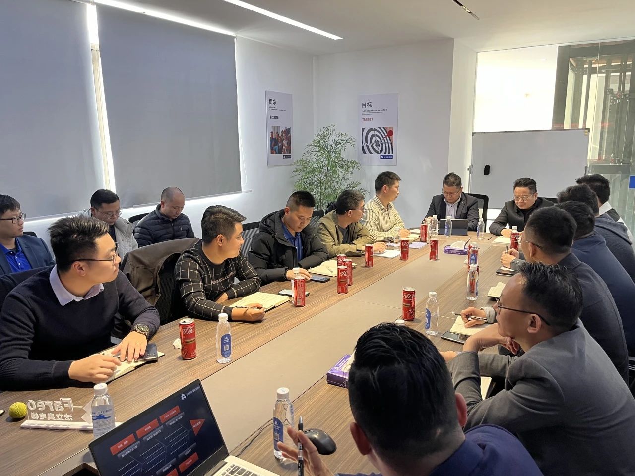 必赢76net线路电梯召开2024年度销售总结大会