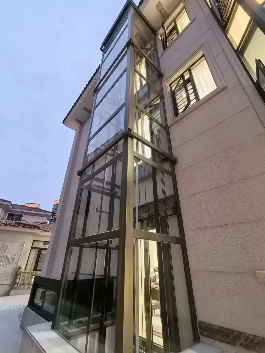 室外旅行别墅电梯